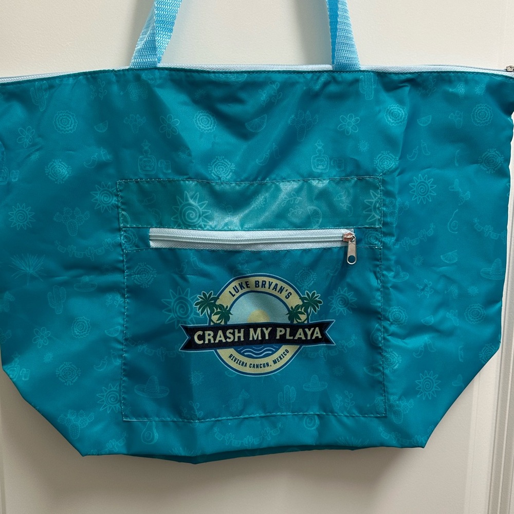 Crash my playa beach bag